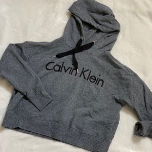 Calvin Klein Cropped Hoodie!🥰🌸